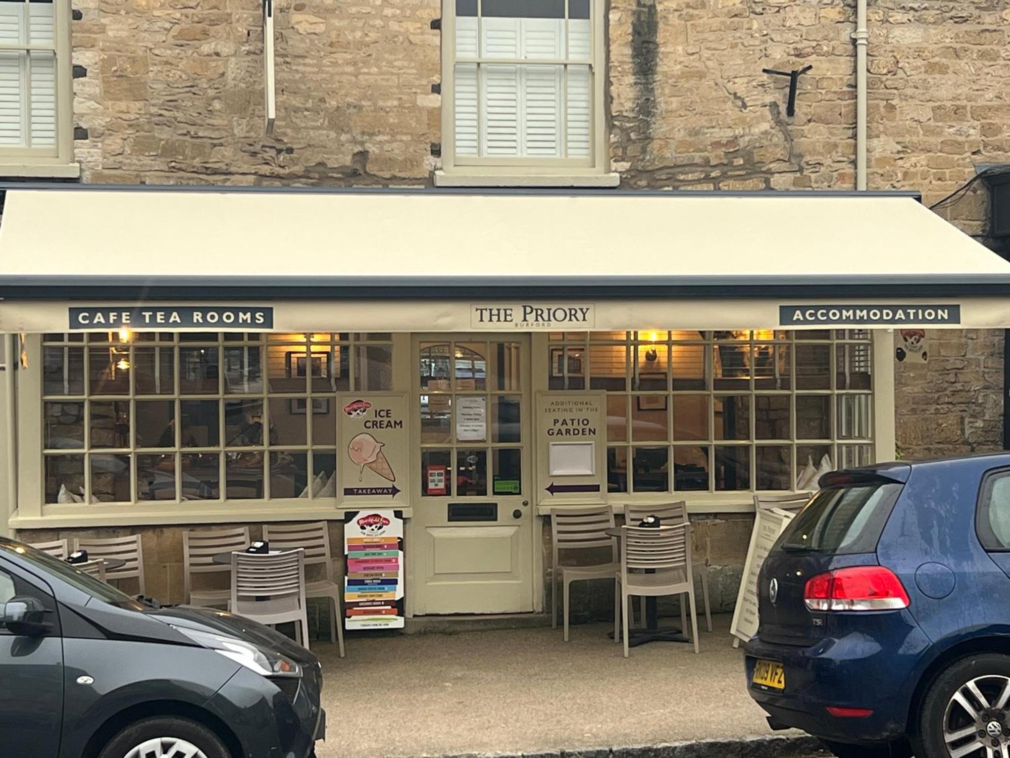 Priory Tearooms Burford With Rooms Exteriör bild