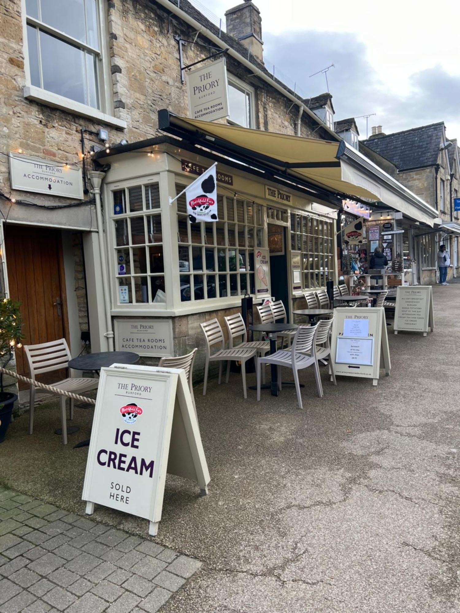 Priory Tearooms Burford With Rooms Exteriör bild