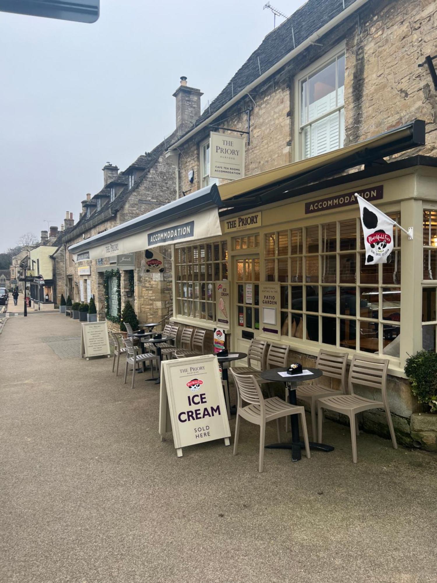 Priory Tearooms Burford With Rooms Exteriör bild