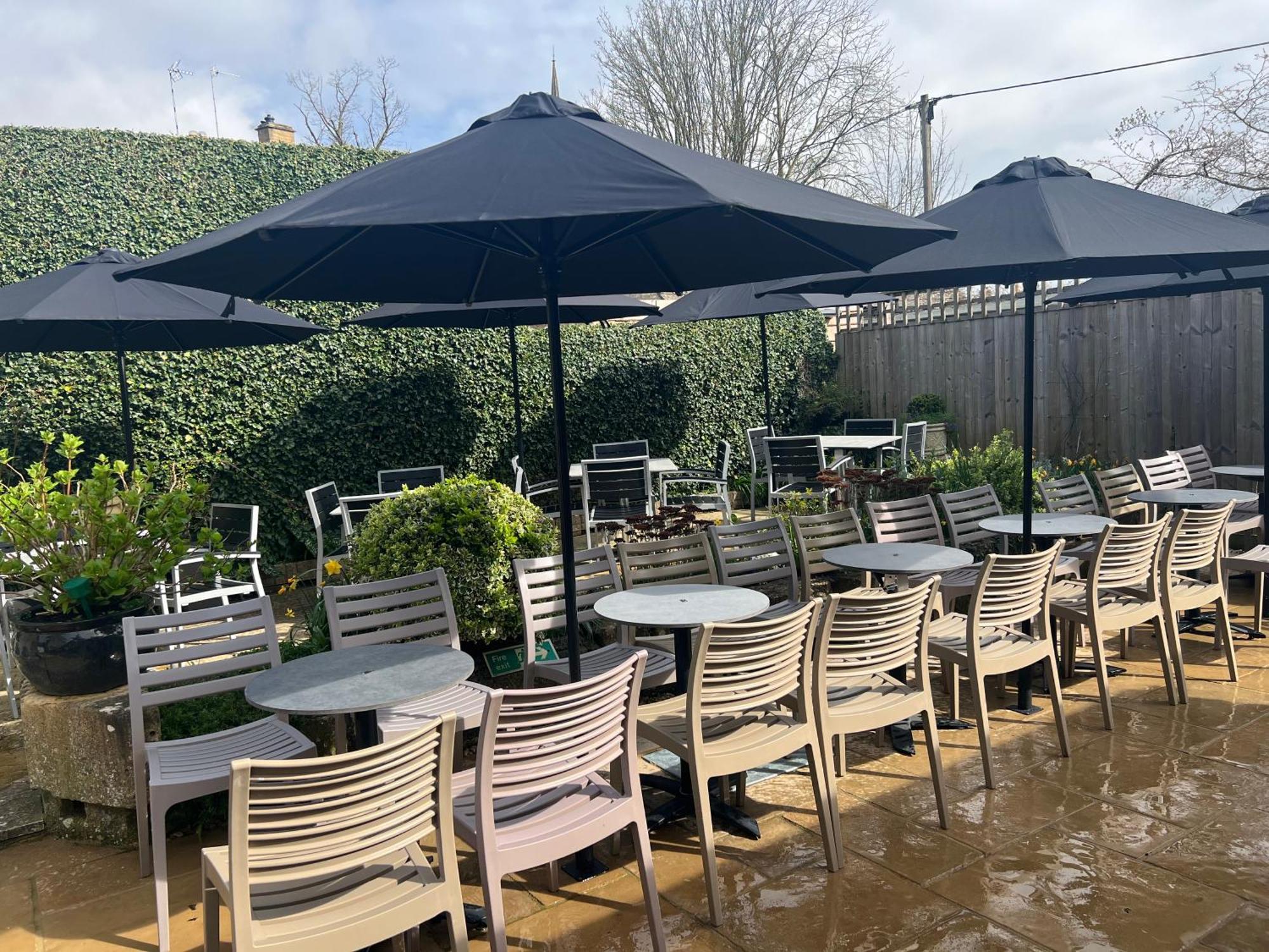 Priory Tearooms Burford With Rooms Exteriör bild