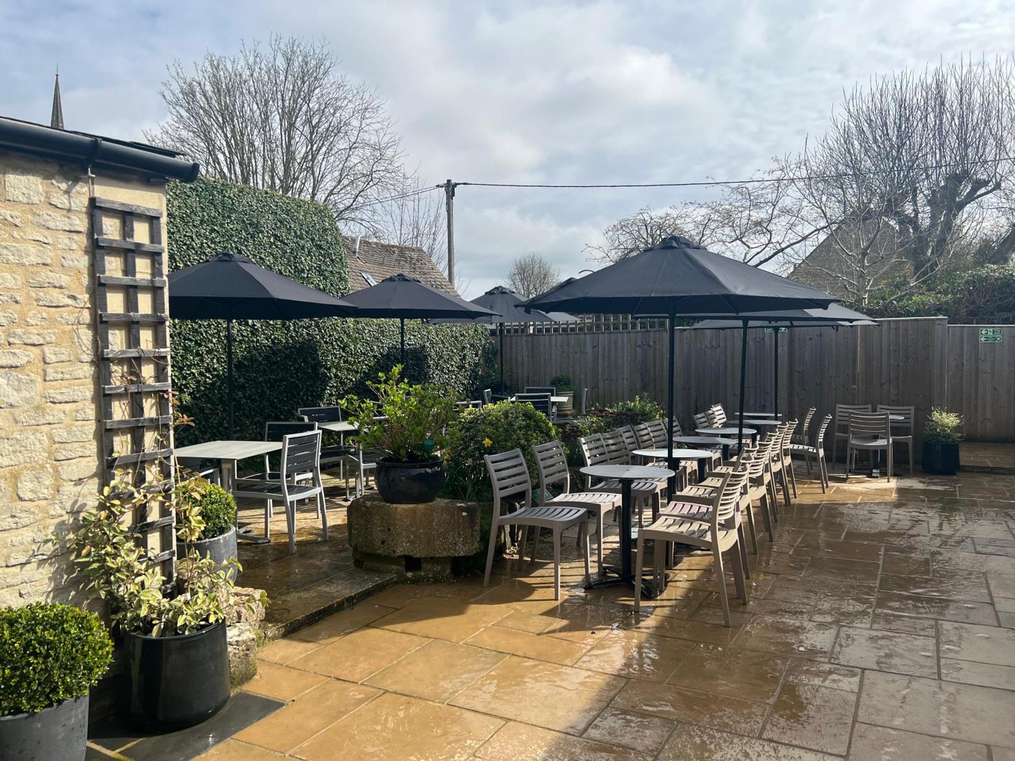 Priory Tearooms Burford With Rooms Exteriör bild