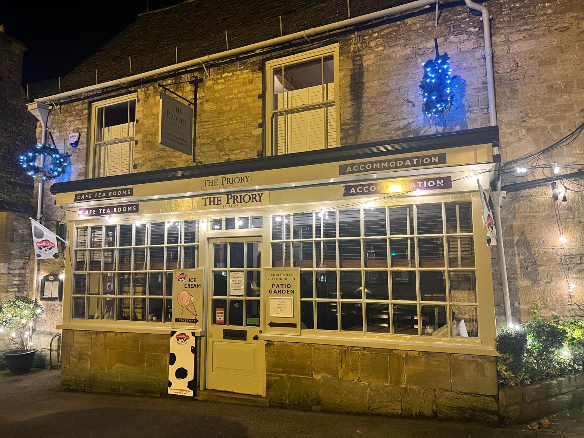 Priory Tearooms Burford With Rooms Exteriör bild
