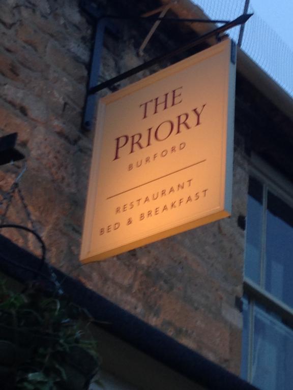 Priory Tearooms Burford With Rooms Exteriör bild